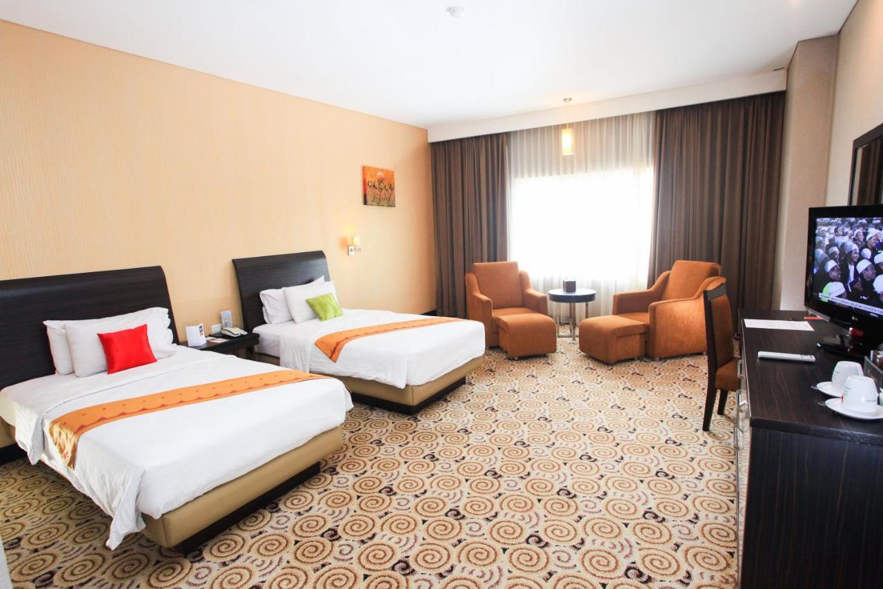Swiss-Belhotel Kendari Exterior photo